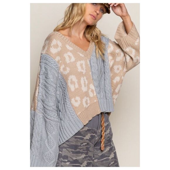 V-NECK Sweater in Camel and Dove Gray - Picture 8 of 12